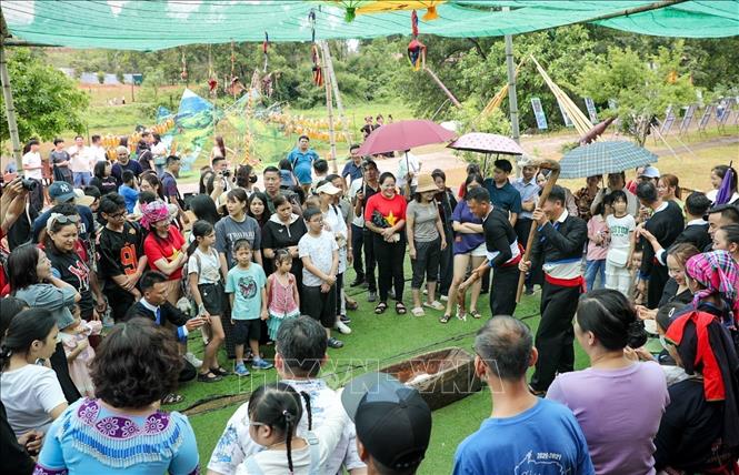 The daily and weekend activities at the Vietnam National Village for Ethnic Culture and Tourism attract visitors. VNA Photo
