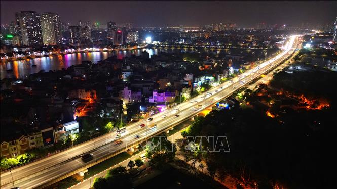 Đường Vành đai 3 thông thoáng hướng đi Quốc lộ 1 và cầu Thanh Trì trong tối 3/5 (ảnh chụp lúc 21 giờ). Ảnh: Tuấn Anh - TTXVN 
