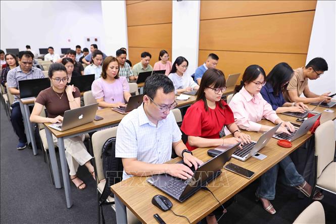 Phóng viên các cơ quan Thông tấn, báo chí dự họp báo. Ảnh: Minh Đức – TTXVN