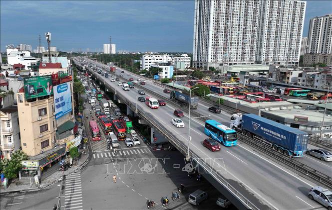 Đoạn đường Vành đai 3 trên cao hướng vào trung tâm Thủ đô giao thông thông thoáng, không xảy ra tình trạng ùn tắc kéo dài (ảnh chụp lúc 16h08). Ảnh: Phạm Kiên - TTXVN
