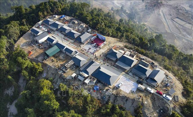 Tại điểm dân cư Huổi Ké, xã Mường Pồn, huyện Điện Biên (tỉnh Điện Biên), UBND huyện Điện Biên phối hợp với Bộ Chỉ huy Quân sự tỉnh tổ chức xây dựng nhà ở mới cho 35 hộ gia đình bị thiệt hại do trận lũ quét xảy ra ngày 25/7/2024. Ảnh: Xuân Tư – TTXVN