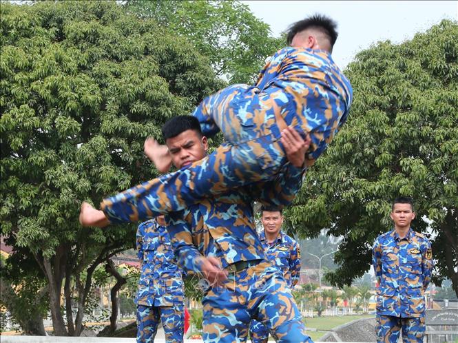 Huấn luyện võ chiến đấu đặc công của lực lượng Lữ đoàn đặc công 126 Hải quân. Ảnh: Trọng Đức - TTXVN