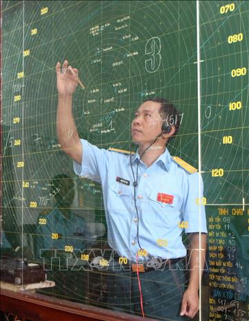 Kíp trực của cán bộ, chiến sĩ trạm radar 57 (Trung đoàn radar 292) trên đảo Nam Yết, quần đảo Trường Sa. Ảnh: Dương Giang  - TTXVN