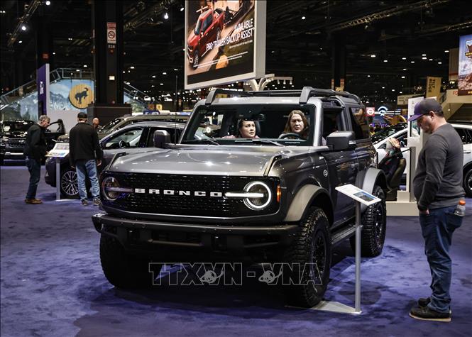 Ô tô của hãng Ford được trưng bày tại triển lãm ô tô Chicago, Mỹ, ngày 14/2/2025. Ảnh: THX/TTXVN