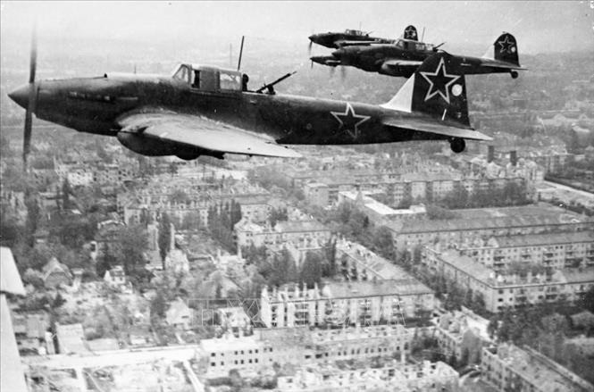 Máy bay của Hồng quân Liên Xô tham gia chiến dịch tấn công Berlin (tháng 4/1945). Ảnh: Tư liệu quốc tế/TTXVN 