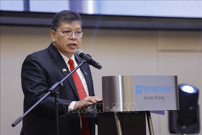 Chủ tịch Đại hội đồng liên nghị viện ASEAN (AIPA), Chủ tịch Hạ viện, Tiến sĩ Tan Sri Johari Abdul, phát biểu tại Hội nghị tham vấn lần thứ hai của các Nghị sĩ trẻ AIPA (YPA). Ảnh: TTXVN phát