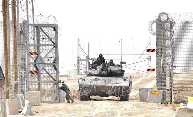Quân đội Israel được triển khai gần biên giới với Dải Gaza ngày 20/3/2025. Ảnh: THX/TTXVN