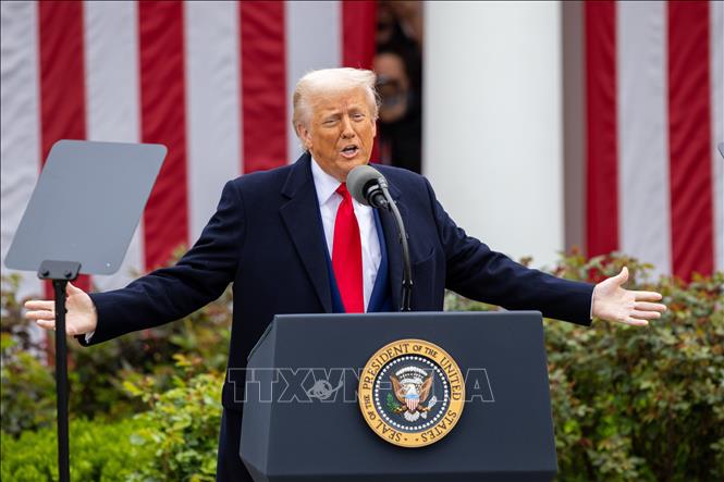 Tổng thống Mỹ Donald Trump phát biểu tại Nhà Trắng ngày 2/4/2025. Ảnh: THX/TTXVN