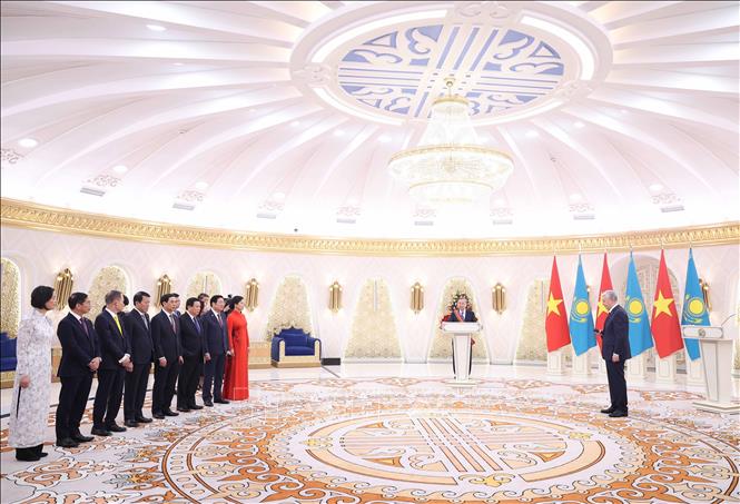 Lễ trao tặng Huân chương Hữu nghị hạng Nhất của Kazakhstan cho Tổng Bí thư Tô Lâm. Ảnh: Thống Nhất – TTXVN
