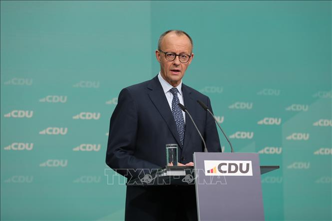 Ông Friedrich Merz, lãnh đạo Liên minh bảo thủ Dân chủ/Xã hội Cơ đốc giáo (CDU/CSU) của Đức, phát biểu tại Berlin, ngày 24/2/2025. Ảnh: THX/TTXVN 