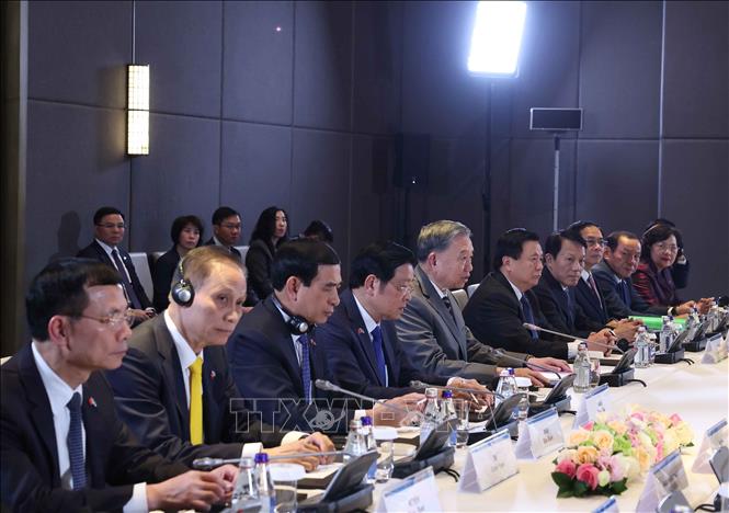 Tổng Bí thư Tô Lâm và thành viên đoàn Việt Nam tại cuộc hội kiến Thủ tướng Kazakhstan Olzhas Bektenov. Ảnh: Thống Nhất – TTXVN