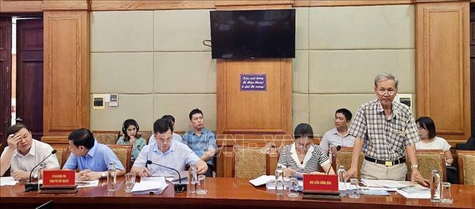 Đại diện các hộ dân thành phố Thủy Nguyên phát biểu. Ảnh: Minh Huệ-TTXVN