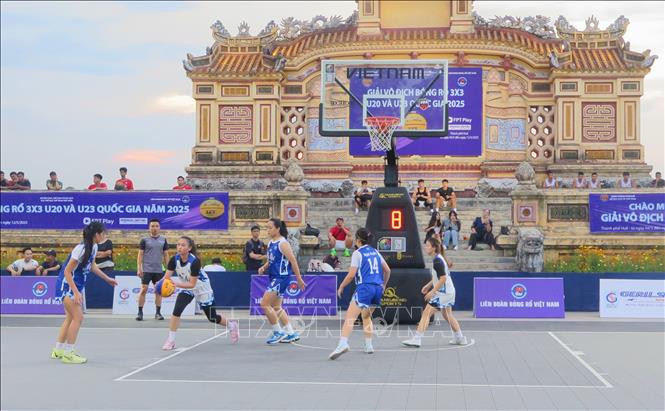 Giải đấu năm nay chia thành hai lứa tuổi: U20 và U23, với tổng cộng 34 đội bóng tranh tài ở nội dung nam và nữ. Ảnh: Tường Vi – TTXVN
