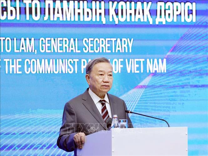 Tổng Bí thư Tô Lâm phát biểu về chính sách tại Học viện Hành chính Công trực thuộc Tổng thống Kazakhstan. Ảnh: Thống Nhất - TTXVN
