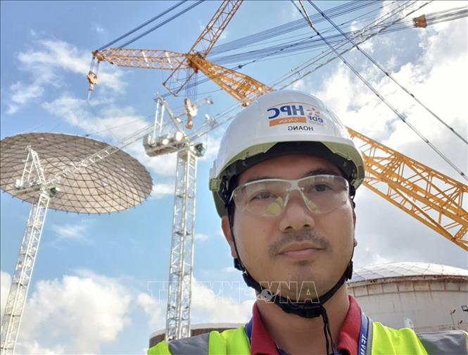 Kỹ sư cao cấp Bùi Nguyễn Hoàng, 15 năm kinh nghiệm về thiết kế và quản lý các dự án nhà máy điện hạt nhân tại châu Âu và châu Á. Ảnh: TTXVN phát 
