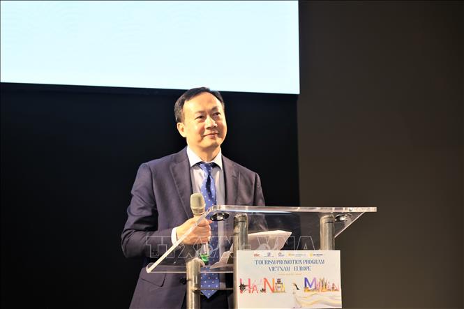 Đại sứ Việt Nam tại Italy Dương Hải Hưng phát biểu tại Chương trình. Ảnh: Dương Hoa - PV TTXVN tại Italy