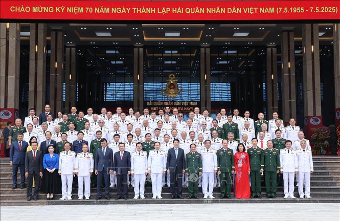 Chủ tịch nước Lương Cường với các đại biểu tham dự lễ kỷ niệm. Ảnh: TTXVN