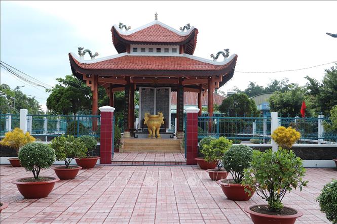 Nhà bia ghi tên liệt sĩ tham gia trận đánh hào hùng năm xưa. Ảnh: Minh Trí - TTXVN