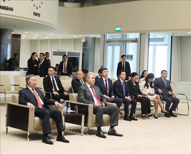 Tổng Bí thư Tô Lâm thăm Trung tâm Tài chính quốc tế Astana. Ảnh: Thống Nhất – TTXVN