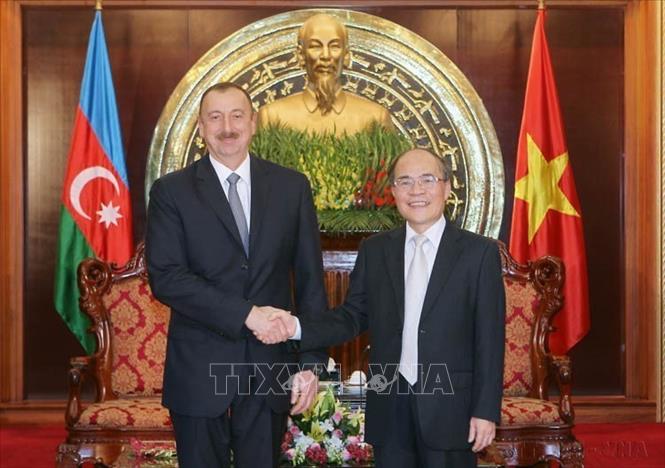 Chủ tịch Quốc hội Nguyễn Sinh Hùng hội kiến Tổng thống Cộng hòa Azerbaijan llham Aliyev thăm cấp Nhà nước tới Việt Nam (Hà Nội, 19/5/2014). Ảnh: Nhan Sáng - TTXVN