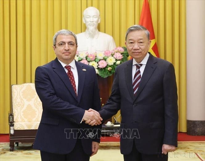Chiều 16/7/2024, tại Phủ Chủ tịch, Chủ tịch nước Tô Lâm tiếp Đại sứ Azerbaijan tại Việt Nam Shovgi Kamal Oglu Mehdizade. Ảnh: Nhan Sáng-TTXVN