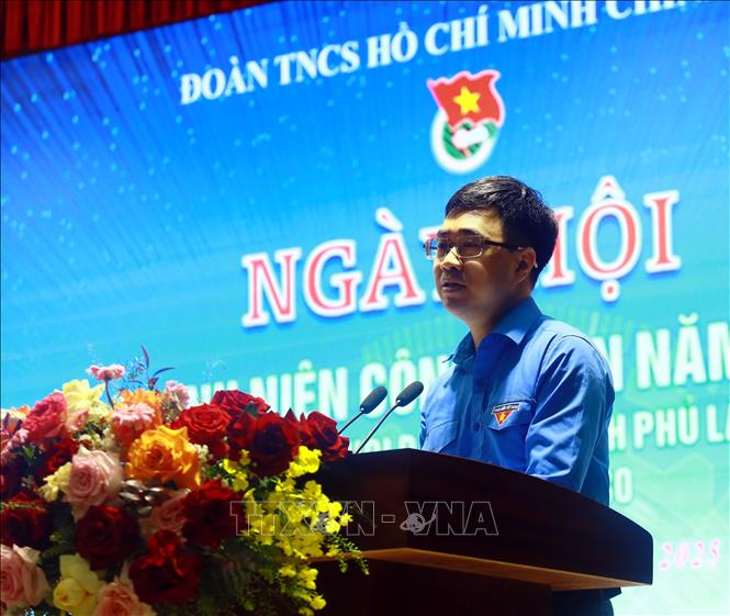 Bí thư Đoàn Thanh niên Chính phủ Bùi Hoàng Tùng phát biểu tại Ngày hội Thanh niên công nhân năm 2025. Ảnh: Đức Hiếu - TTXVN

