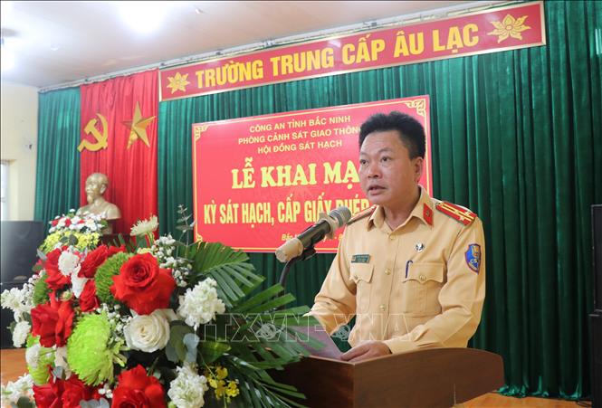 Thượng tá Đoàn Phong Sơn, Trưởng Phòng Cảnh sát giao thông, Công an tỉnh Bắc Ninh phát biểu. Ảnh: Thanh Thương - TTXVN