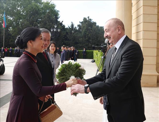 Tổng thống Azerbaijan Ilham Aliyev và Phu nhân đón Tổng Bí thư Tô Lâm và Phu nhân. Ảnh: Thống Nhất – TTXVN