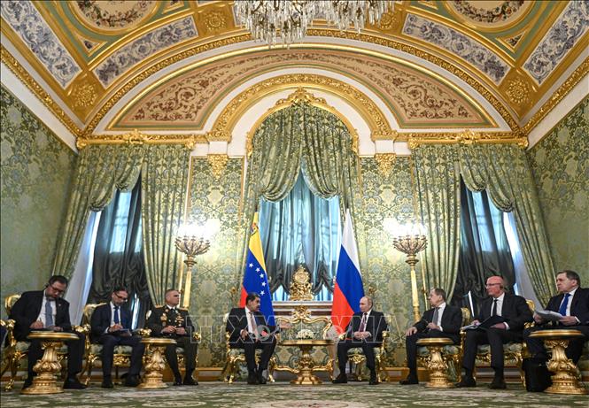 Tổng thống Nga Vladimir Putin (giữa, phải) và Tổng thống Venezuela Nicolas Maduro (giữa, trái) tại cuộc hội đàm ở Moskva ngày 7/5/2025. Ảnh: AA/TTXVN