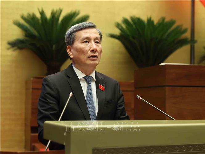 Chủ nhiệm Ủy ban Khoa học, Công nghệ và Môi trường của Quốc hội Lê Quang Huy trình bày Báo cáo giải trình, tiếp thu, chỉnh lý dự thảo Luật Hóa chất (sửa đổi). Ảnh: An Đăng – TTXVN
