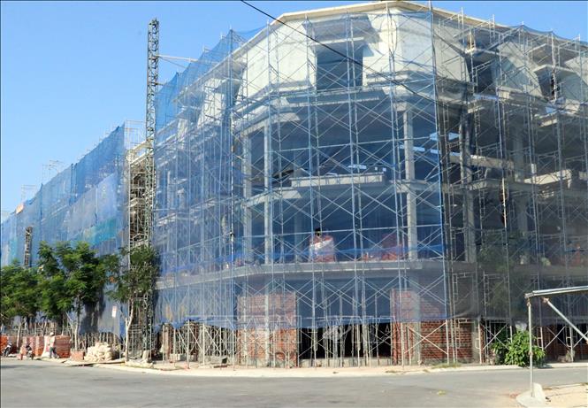 Với sự đồng hành, hỗ trợ kịp thời của UBND tỉnh Ninh Thuận, dự án khu Đông Bắc K2 tại thành phố Phan Rang-Tháp Chàm được thi công thuận lợi. Ảnh: Công Thử - TTXVN