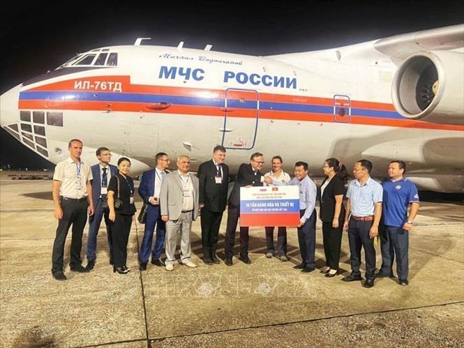 Chuyến bay đặc biệt của Bộ Tình trạng khẩn cấp Liên bang Nga mang theo 35 tấn hàng viện trợ nhân đạo, hỗ trợ nhân dân Việt Nam khắc phục hậu quả của cơn bão số 3 (Yagi) đã tới sân bay quốc tế Nội Bài (Hà Nội), tối 20/9/2024. Ảnh: TTXVN phát