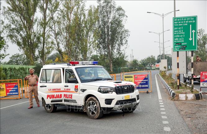 Lực lượng an ninh Ấn Độ được triển khai tại khu vực Amritsar, bang Punjab, Ấn Độ, ngày 7/5/2025. Ảnh: ANI/TTXVN
