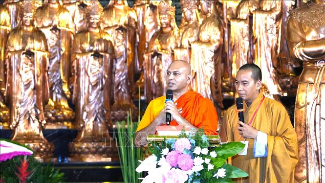 Hòa thượng Bhante Seewalee, Trụ trì kiêm Tổng Thư ký - Hội Maha Bodhi - Hội Đại Bồ Đề Ấn Độ phát biểu. Ảnh: Minh Phú - TTXVN