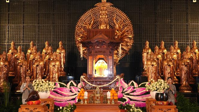 Xá lợi Đức Phật Thích Ca Mâu Ni được tôn trí tại Trung tâm triển lãm Phật giáo khu du lịch quốc gia núi Bà Đen. Ảnh: Minh Phú - TTXVN