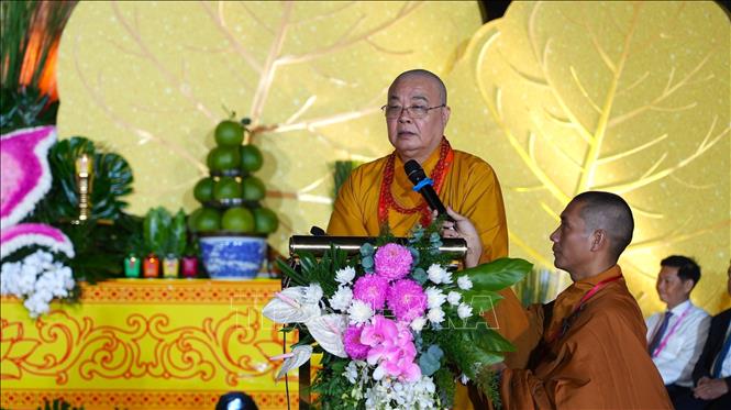 Trưởng lão Hòa thượng Thích Thanh Nhiễu, Phó Chủ tịch thường trực Hội đồng Trị sự Giáo hội Phật giáo Việt Nam phát biểu. Ảnh: Minh Phú – TTXVN