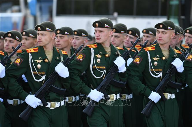 Quân nhân tham gia lễ duyệt binh kỷ niệm 80 năm Ngày Chiến thắng phát xít tại Moskva, Nga ngày 9/5/2025. Ảnh: THX/TTXVN