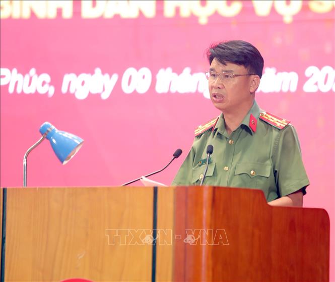 Phó Giám đốc Công an tỉnh Vĩnh Phúc Nguyễn Văn Công phát biểu tại lễ phát động. Ảnh: Hoàng Hùng -TTXVN