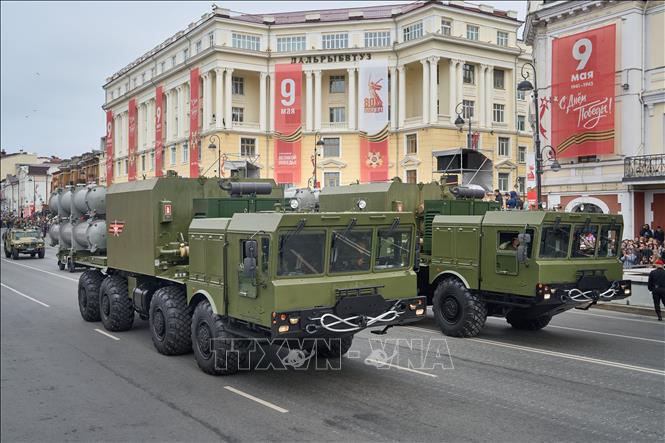 Xe quân sự trong lễ duyệt binh kỷ niệm 80 năm Ngày Chiến thắng phát xít tại thành phố Vladivostok, vùng Viễn Đông Nga ngày 9/5/2025. Ảnh: THX/TTXVN