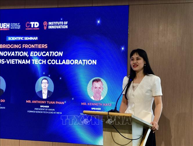 Phó giáo sư, Tiến sĩ Trịnh Thùy Anh, Phó Hiệu trưởng Trường Công nghệ và Thiết kế UEH (CTD) phát biểu. Ảnh: Mỹ Phương - TTXVN