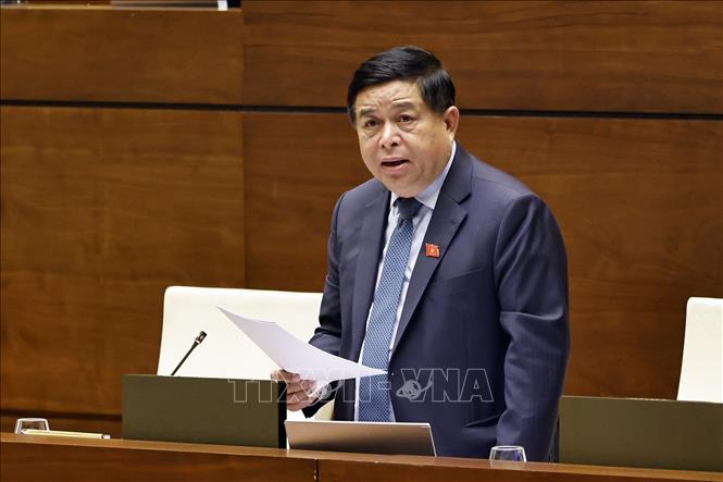 Phó Thủ tướng Chính Nguyễn Chí Dũng giải trình, làm rõ một số vấn đề đại biểu Quốc hội nêu. Ảnh: Doãn Tấn - TTXVN