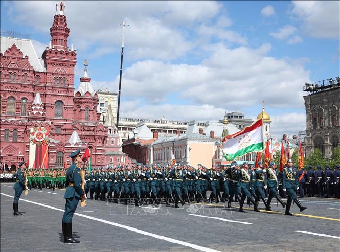 Đoàn quân đội Tajikistan tham gia lễ duyệt binh trên Quảng trường Đỏ. Ảnh: Thống Nhất - TTXVN 