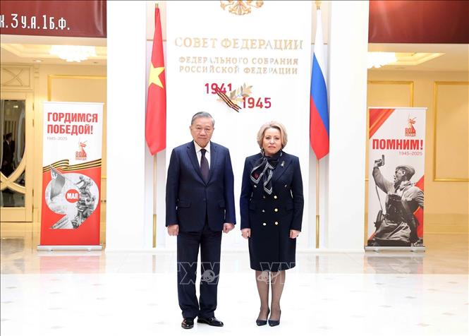 Tổng Bí thư Tô Lâm và Chủ tịch Hội đồng Liên bang, Quốc hội LB Nga Valentina Matviyenko chụp ảnh chung. Ảnh: Thống Nhất – TTXVN
