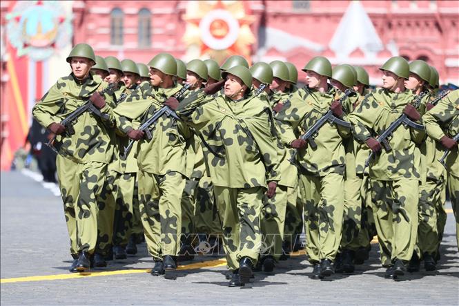 Binh sĩ tham gia lễ duyệt binh kỷ niệm 80 năm Ngày Chiến thắng ở Moskva, Nga ngày 9/5/2025. Ảnh: THX/TTXVN 