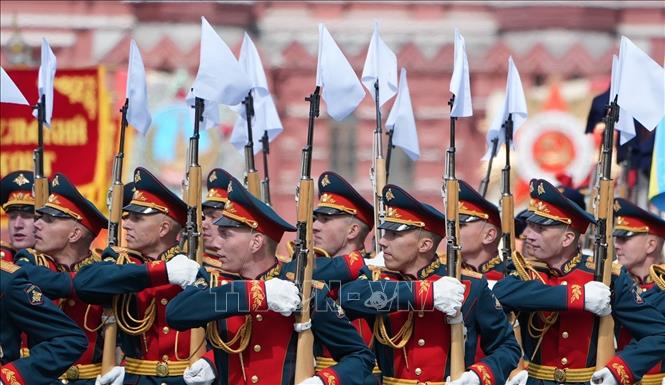 Ngày 9/5/2025, cuộc duyệt binh kỷ niệm 80 năm Ngày Chiến thắng (9/5/1945 - 9/5/2025) trong Chiến tranh Vệ quốc vĩ đại diễn ra hùng tráng trên Quảng trường Đỏ ở thủ đô Moskva và nhiều địa phương của Nga. Ảnh: THX/TTXVN 