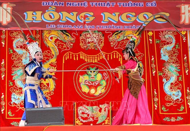 Một tiết mục hát tuồng cổ. Ảnh: Ánh Tuyết - TTXVN