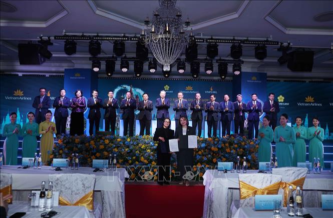 Tổng Bí thư Tô Lâm chứng kiến lễ trao Bản ghi nhớ hợp tác với các đối tác tại Liên Bang Nga. Ảnh: Thống Nhất – TTXVN