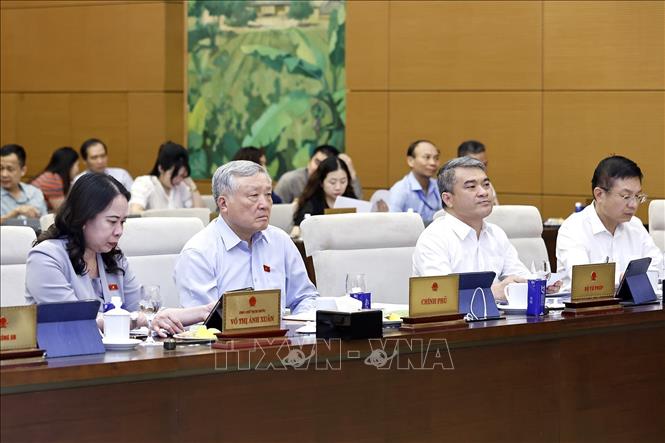 Đại biểu dự khai mạc Phiên họp thứ 45 của Ủy ban Thường vụ Quốc hội. Ảnh: Doãn Tấn - TTXVN
