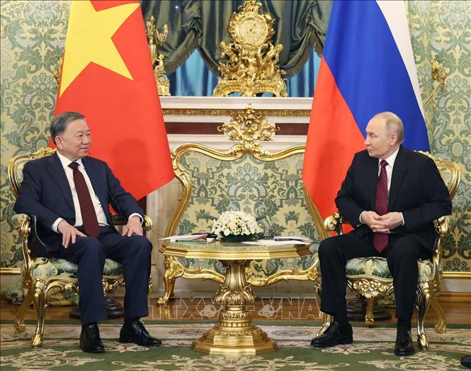 Tổng Bí thư Tô Lâm hội đàm hẹp với Tổng thống Nga Vladimir Putin. Ảnh: Thống Nhất - TTXVN 