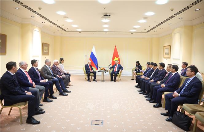 Party General Secretary To Lam meets with SR Chairman Sergey Mironov. VNA Photo: Thống Nhất